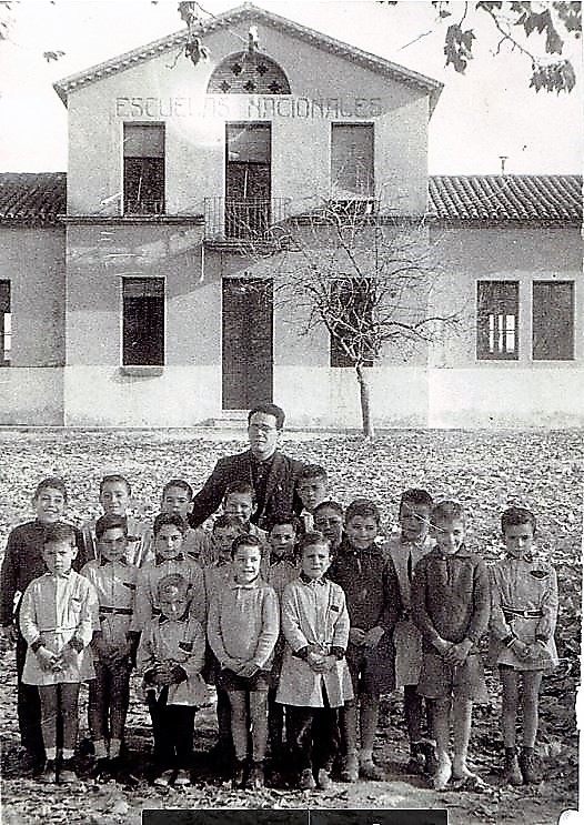 Escola Les Llisses, fotografia de Jaume Puig, anys 1950. Arxiu Municipal de Lliçà de Vall
