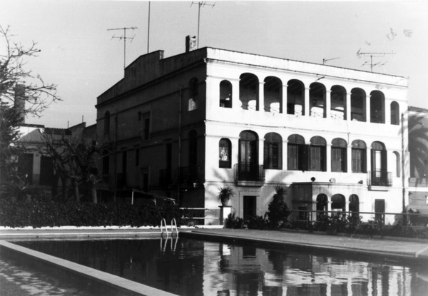 Vista general de l'edifici l'any 1989 (foto: Rosa Maria Asensei, Inventari de Patrimoni Arquitectònic de la Generalitat de Catalunya)