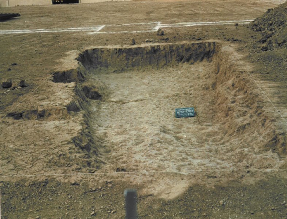Una de les estrctures negatives excavades (foto de Roser Enrich, extreta de la memòria dels treballs)