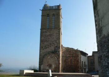 Restes de l'antiga església de Santa Maria d'Artés