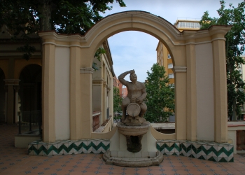 Escultura del deu Baco al Palau Falguera