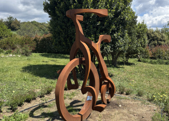 Escultura a la mobilitat sostenible