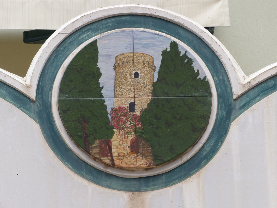 Torre dels Encantats. Detall ornamental.