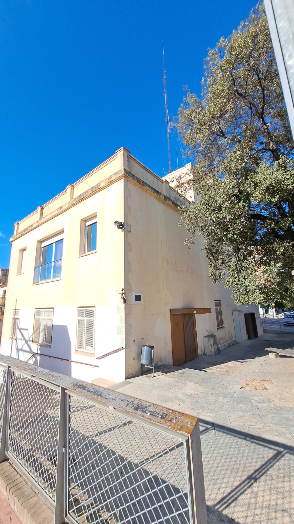 Detall de lateral de l'edifici.  