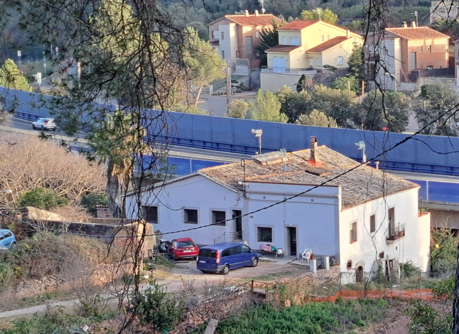 Vista general del mas. Foto: Juana María Huélamo – Kuanum.