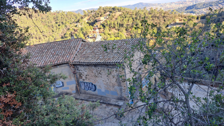 Detall de les antigues construccions.