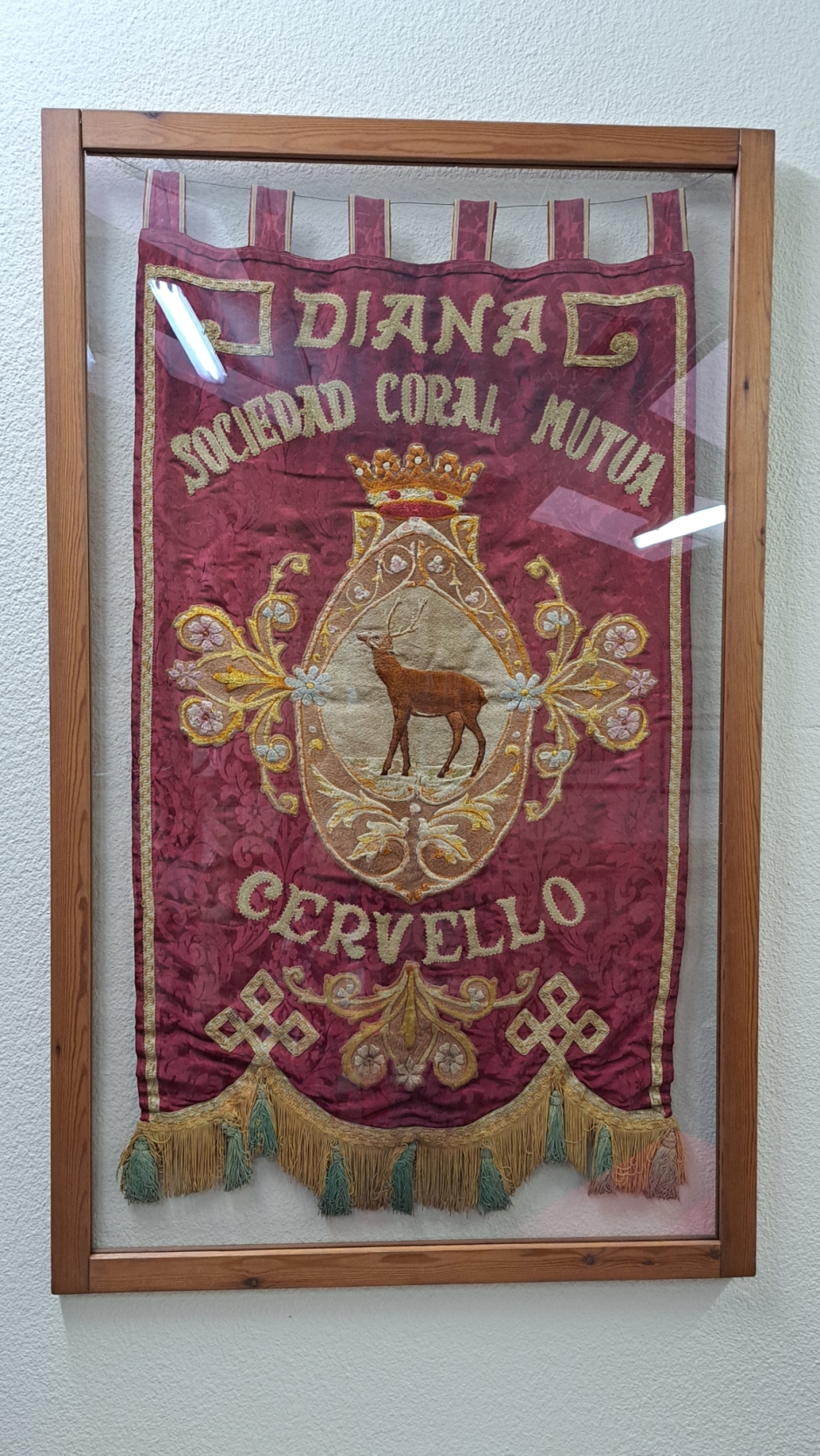 Segón estendard de la Coral. 