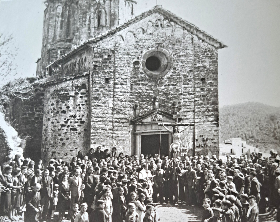 Imatge històrica de la celebració, amb els portants de Crist. Foto: Vives Vallirana/GRVL-Fons Família Pasqual