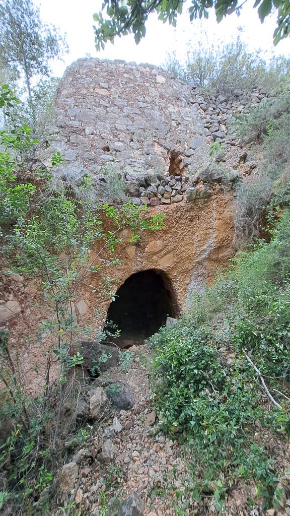 Detall de la superposició de les estructures dels dos forns.