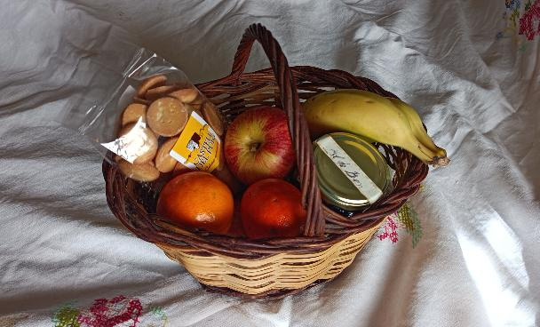 Sant Blai ofrena fruita 3 febrer 2024. Foto: Francesc Pasqual. 