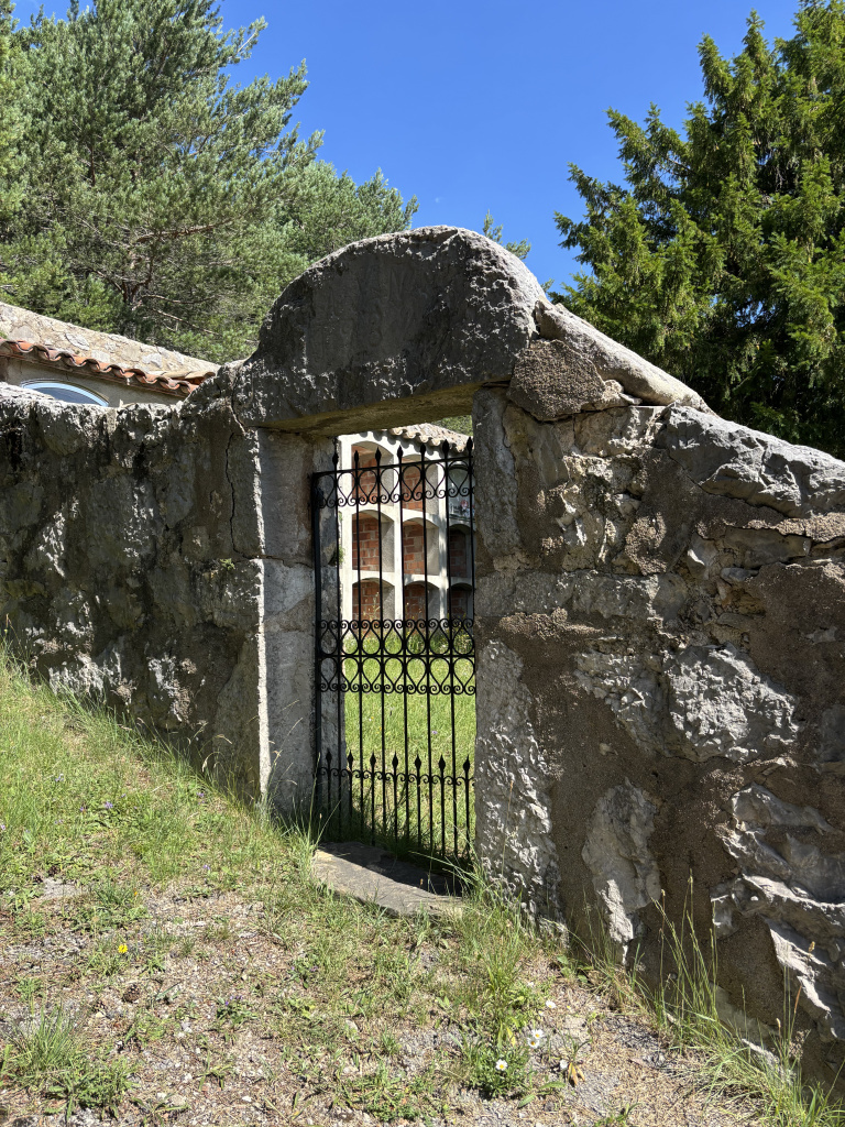 Entrada del cementiri de Fígols