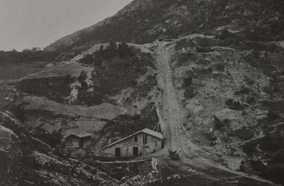 Imatge de la mina. SOLER i RIBA, Ramon i ORIOLA i CASÒLIVA, Josep (1997), Relleu fotogràfic de les mines del Berguedà, Berga, pàg. Cessió de les imatges de Josep Oriola i Casòliva.