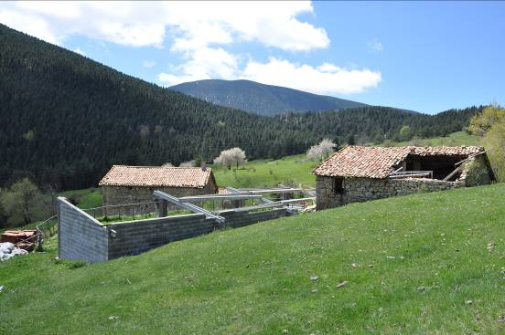 Imatge actual del mas de la Creu de Fumanya, que dóna nom a la mina.