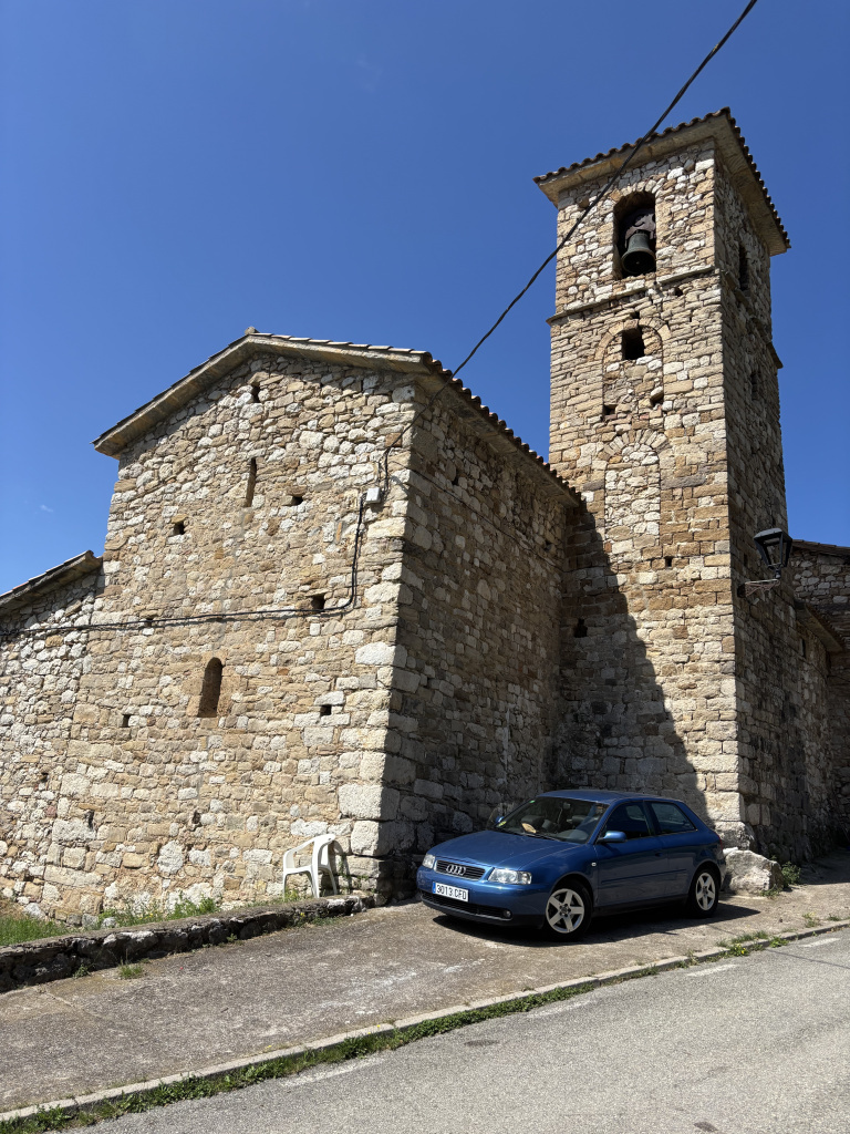 Part posterior de l'església de Santa Cecília de Fígols