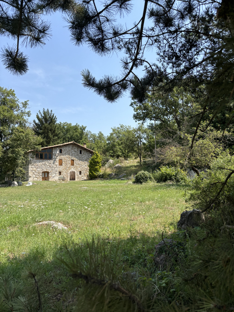 Casa actual anomenada el castell que es troba a la finca de l'antiga construcció medieval