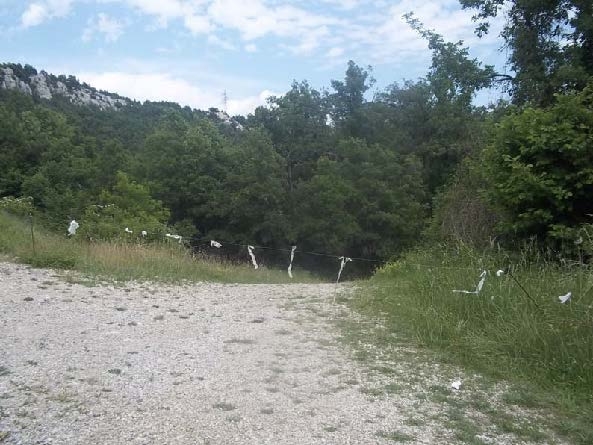 Tram on hi ha tanca d'accés