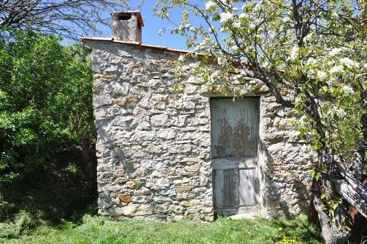 Vista lateral d'un annex de la casa