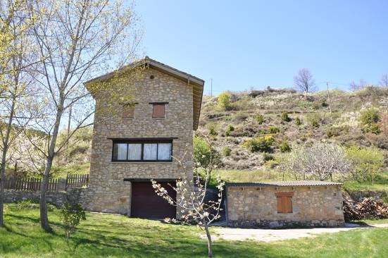 Façana principal de la masia
