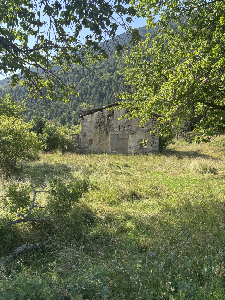 Part lateral de la cantina