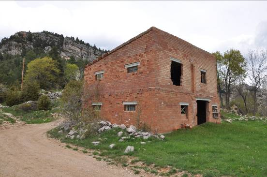 Edifici construït de nou inacabat