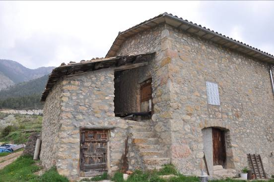 Imatge d'una de les entrades de l'edifici