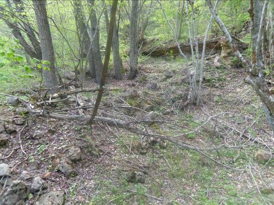 Imatge del mur perimetral de la casa dels Graus