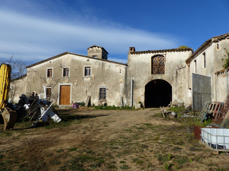 Can Coll des de l'interior del barri.