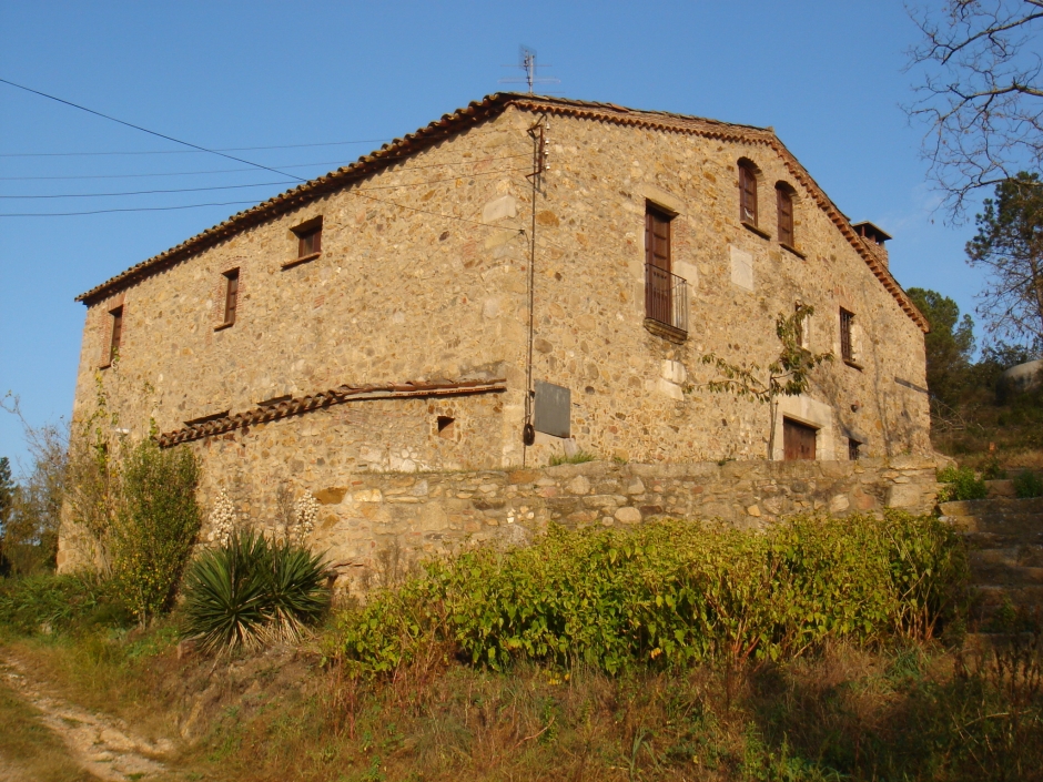 Can mainou, vista de conjunt. Fotografia de Miquel Serrano (2006).