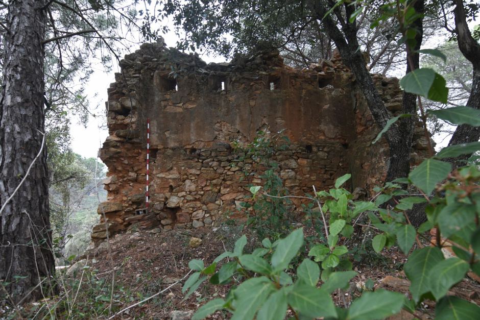 Torre de telegrafia òptica militar – T-55. Mur interior de la torre.