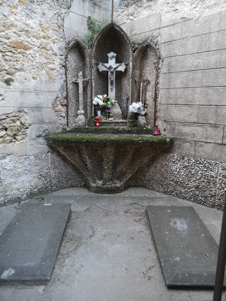 Panteó família de Can Santfí