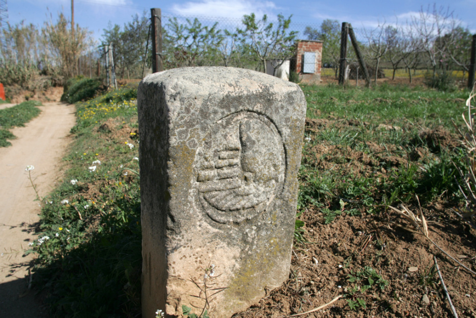 Fita termenal en la seva ubicació al Camí d'en Pep Julià. Foto facilitada pel Museu de Granollers