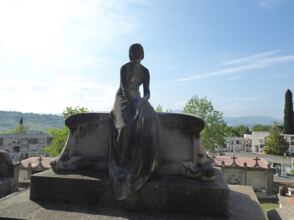 Panteó de la família Ciuró amb escultura de Josep Llimona