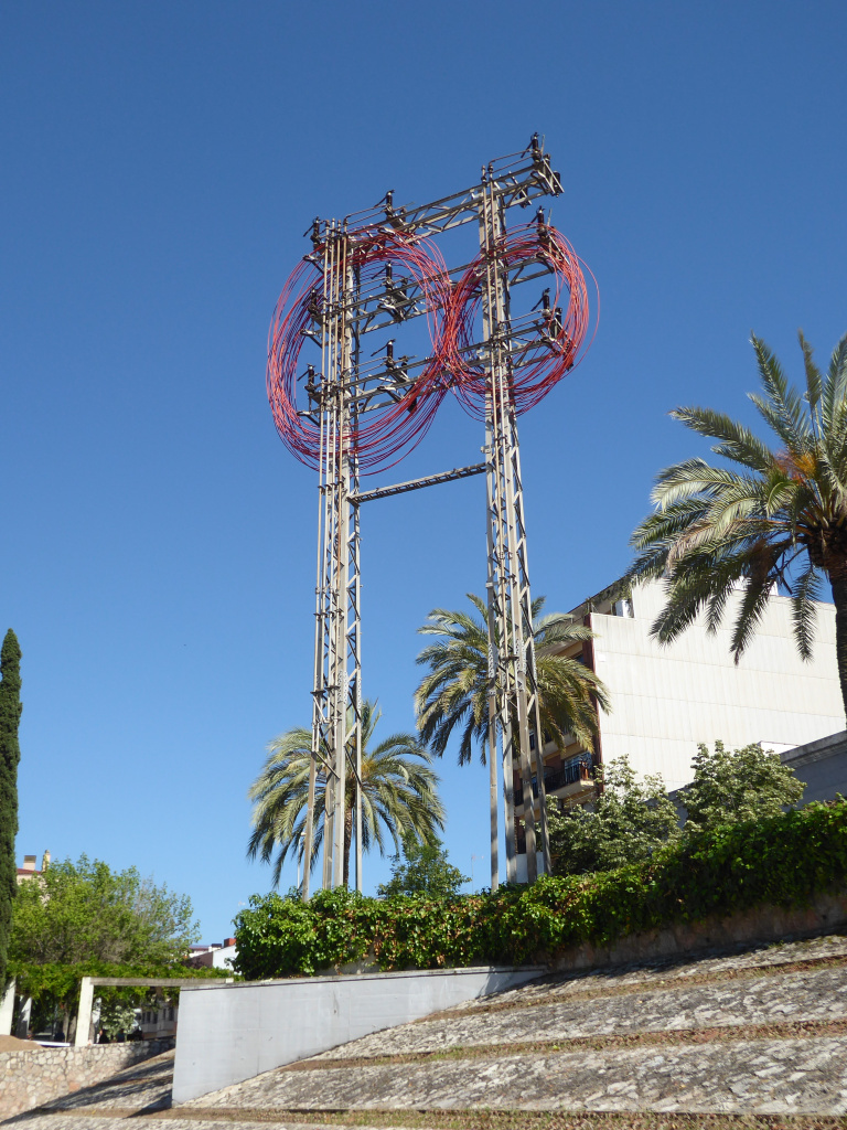 Símbol d'infinit en la torre elèctrica