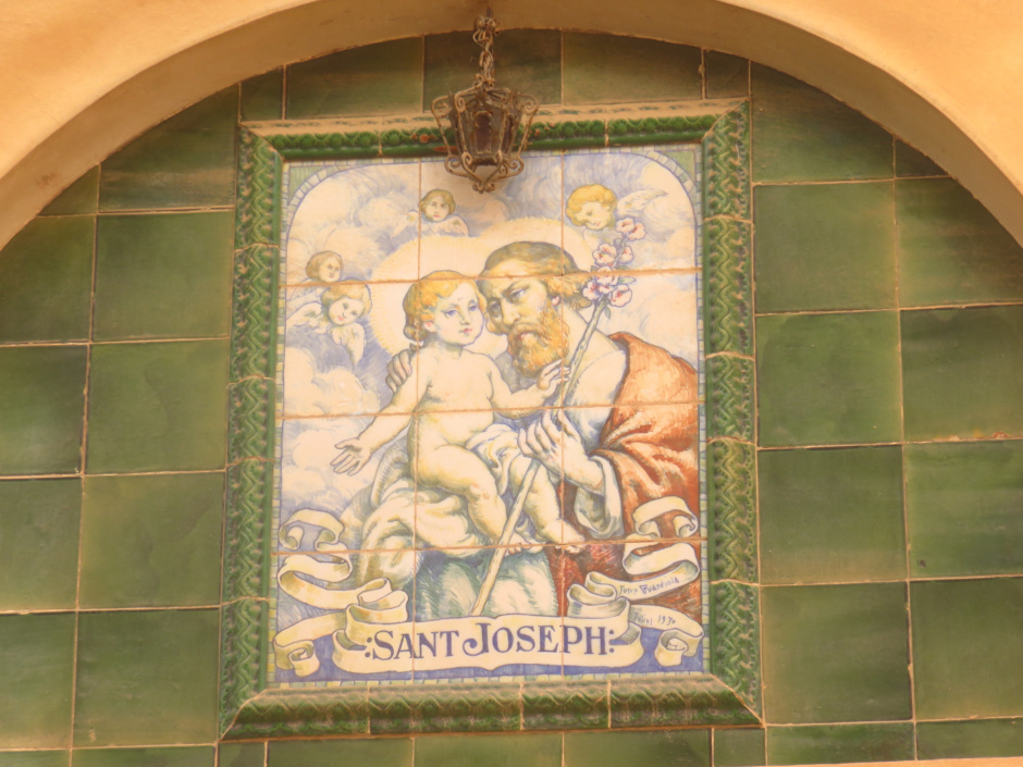 Detall del mosaic ceràmic de Sant Josep.