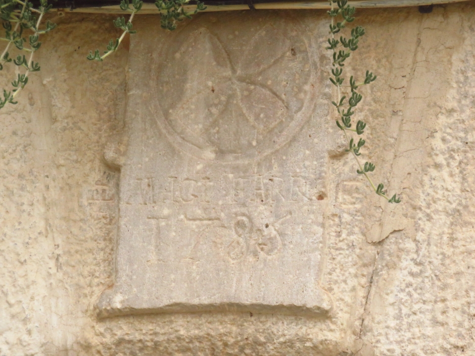 Bloc de pedra amb la creu de malta