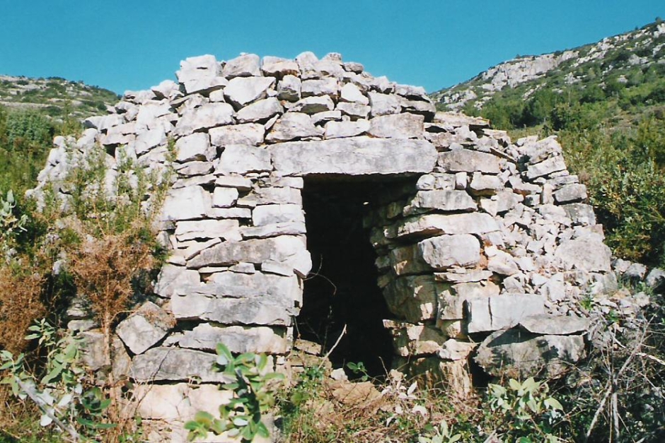 Façana principal de la barraca. Foto: Drac Verd de Sitges. Wikipedra.