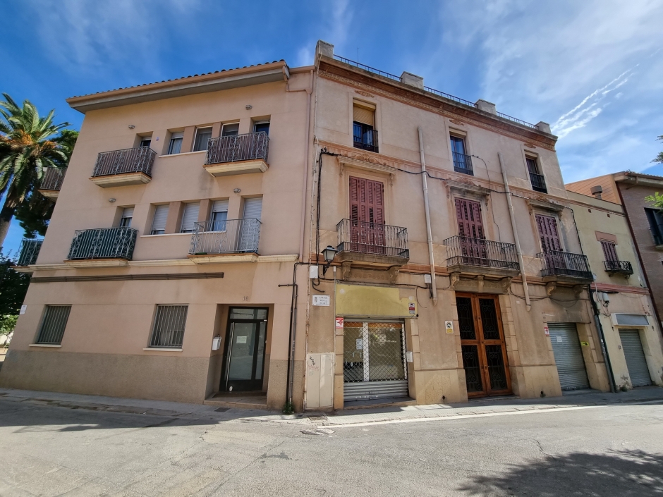 Cantonada de llevant entre el carrer Ricart i el de Martí i Julià