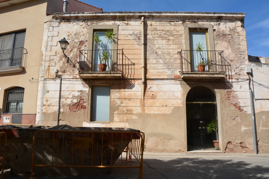 Cantonada de ponent entre el carrer Ricart i el de Martí i Julià