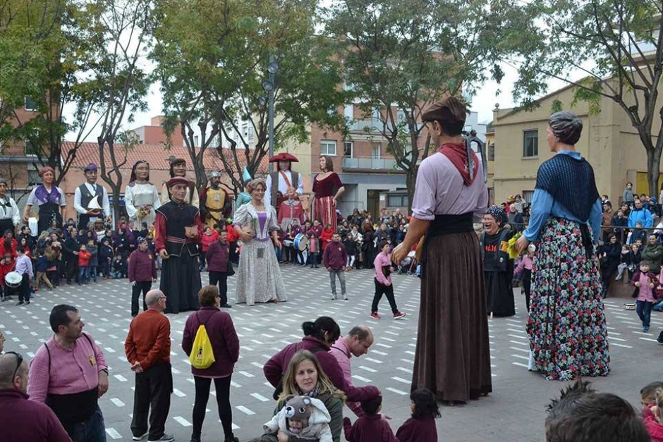 Plantada de gegants (foto: Ajuntament de Pallejà)