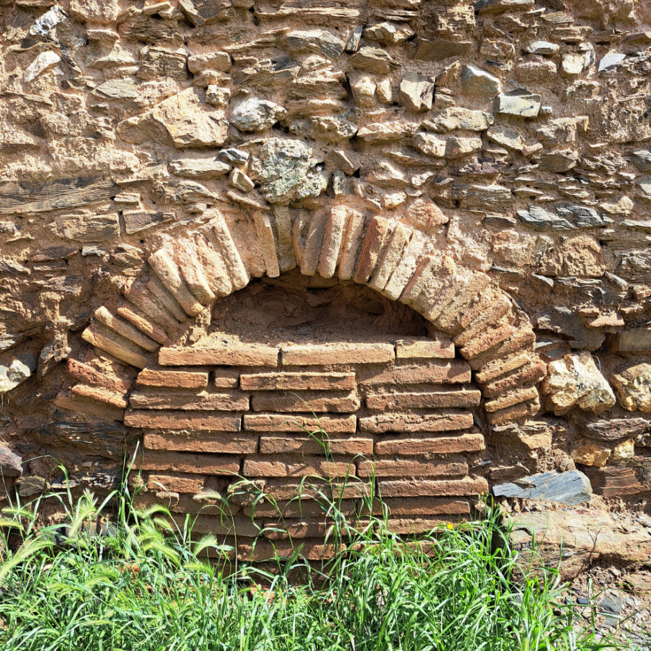 Restes de la boca del forn (interior)