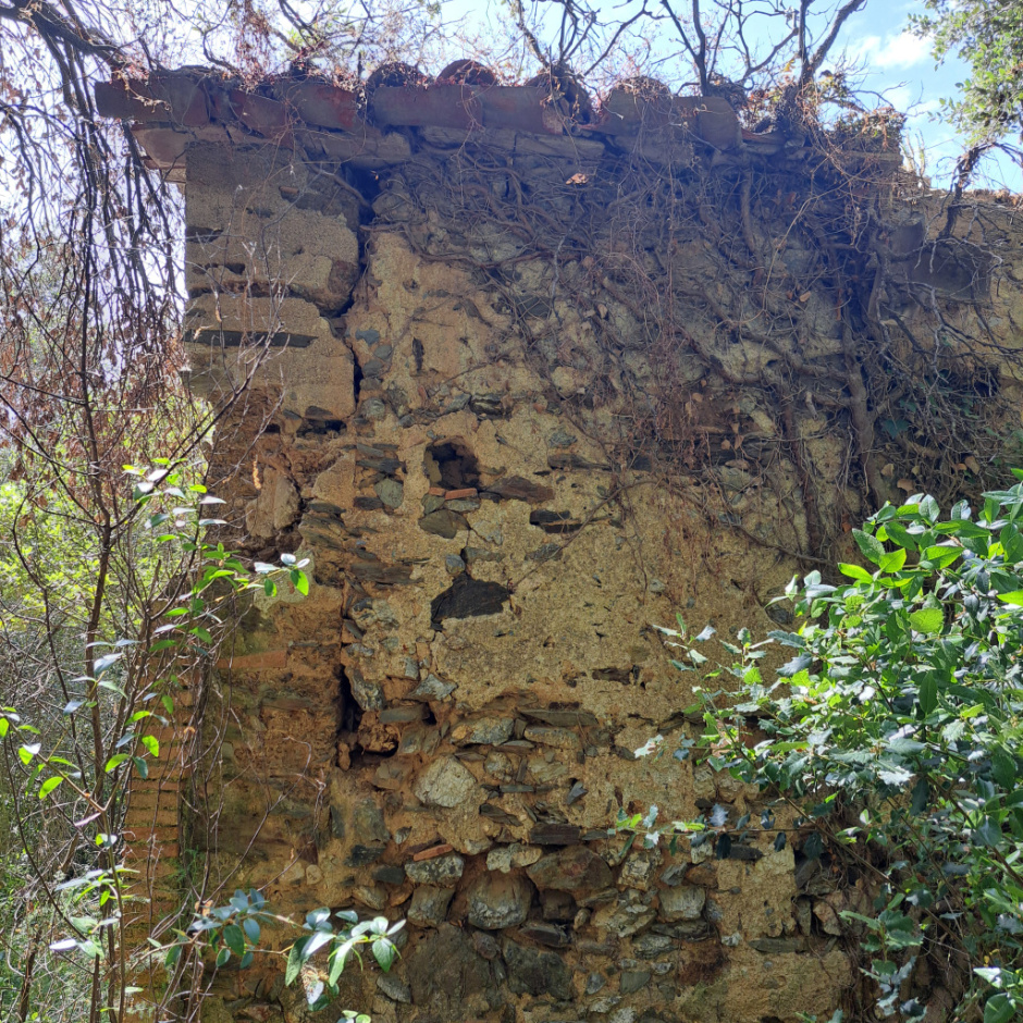 Cantonada posterior Cal Vermell