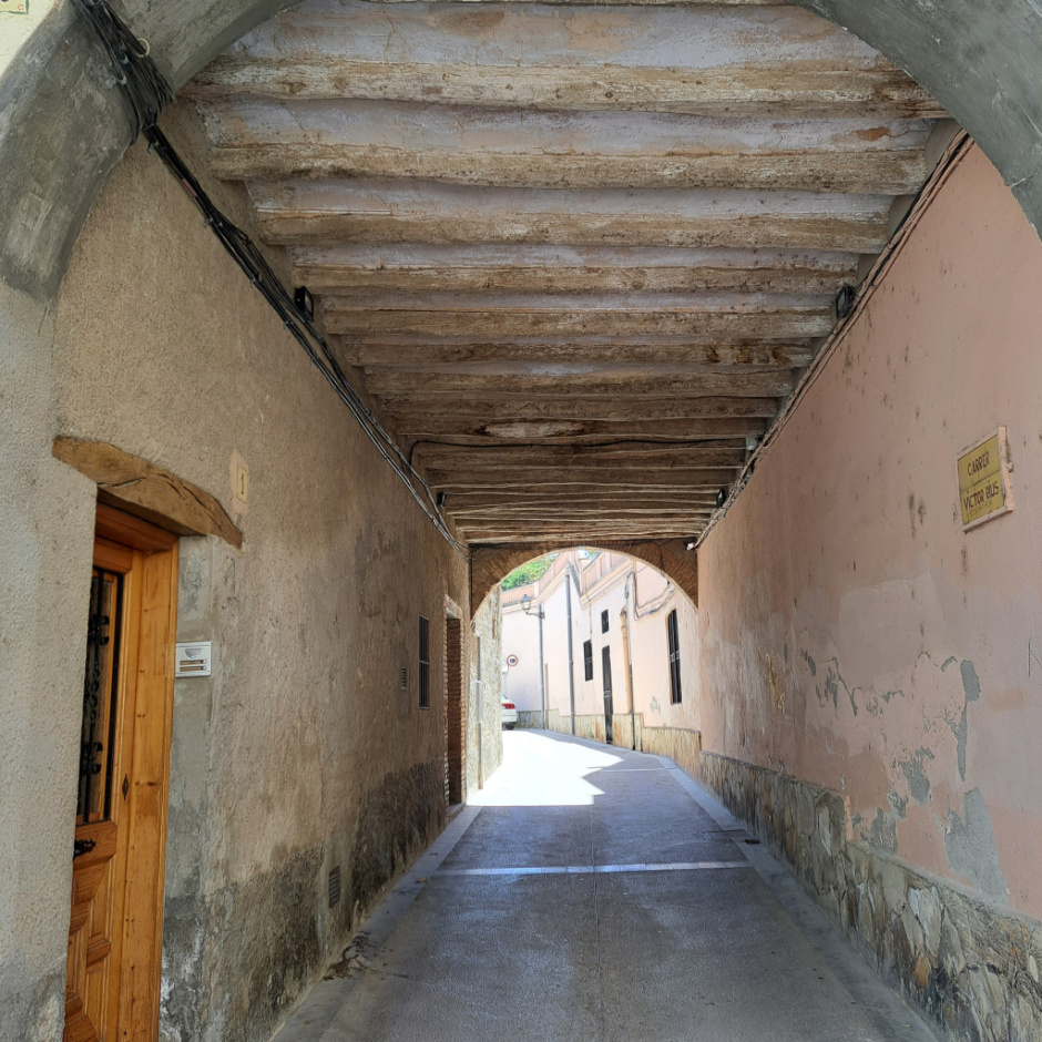 Interior del pas cobert