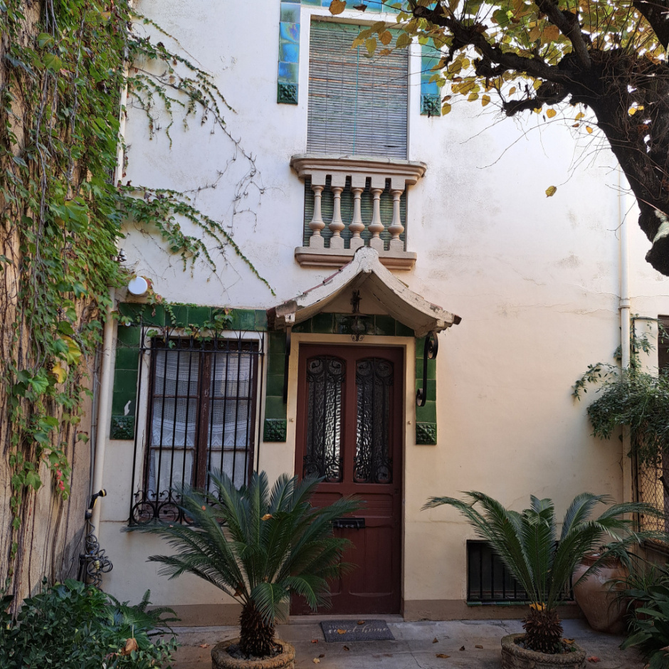 Detall de la façana