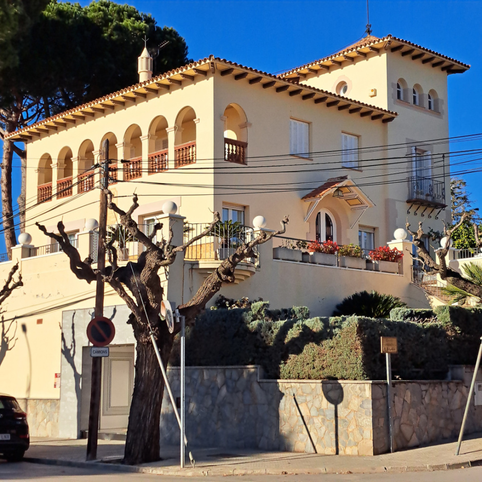 Façana principal i lateral