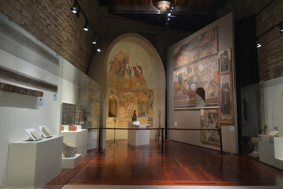 Conjunt de les pintures romàniques a l'interior del Museu Diocesà de Barcelona
