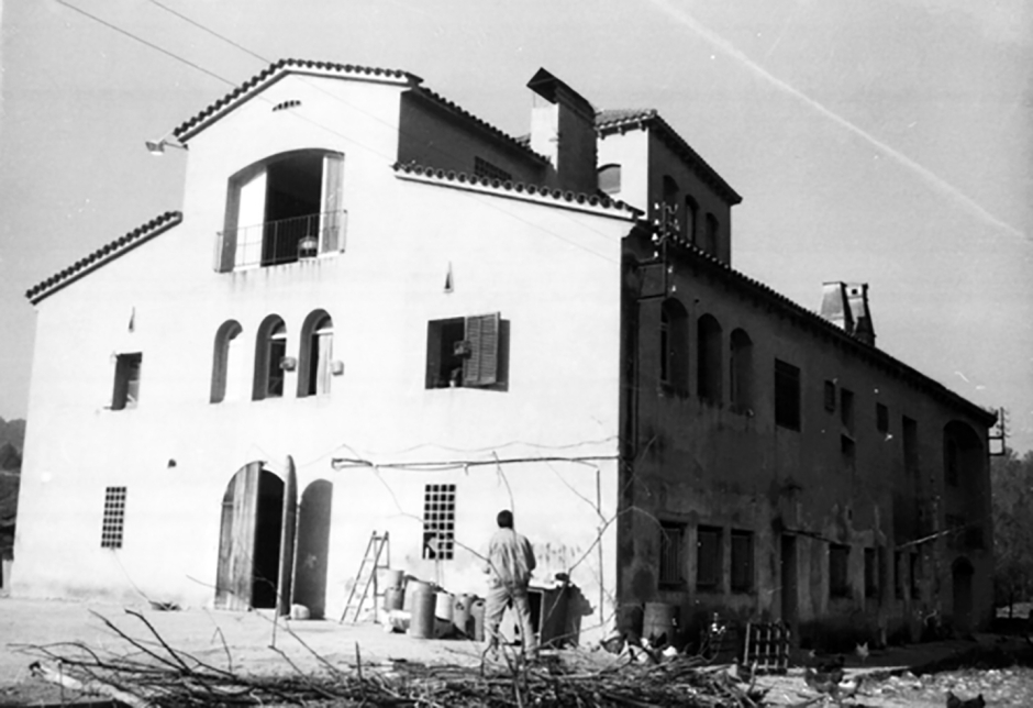 La casa a finals de la dècada de 1980 (foto extreta de l'inventari de Patrimoni Arquitectònic de la Generalitat de Catalunya)