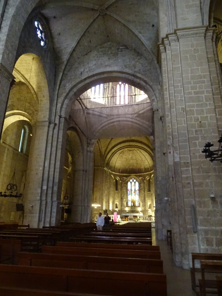 Nau de de l'església del monestir de Sant Cugat del Vallès