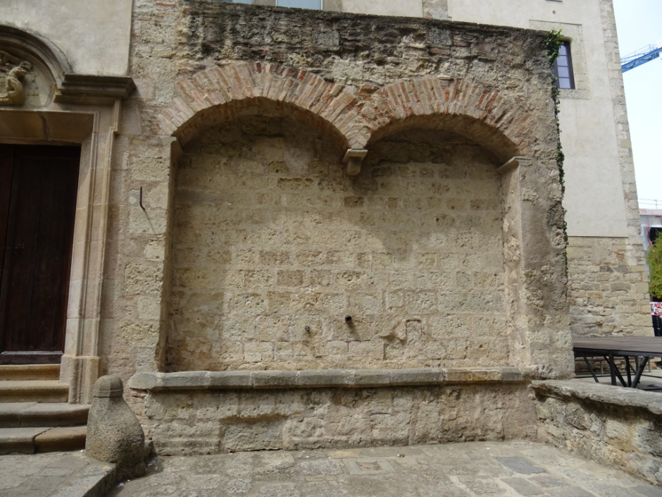 Cisterna i font del Palau Abacial