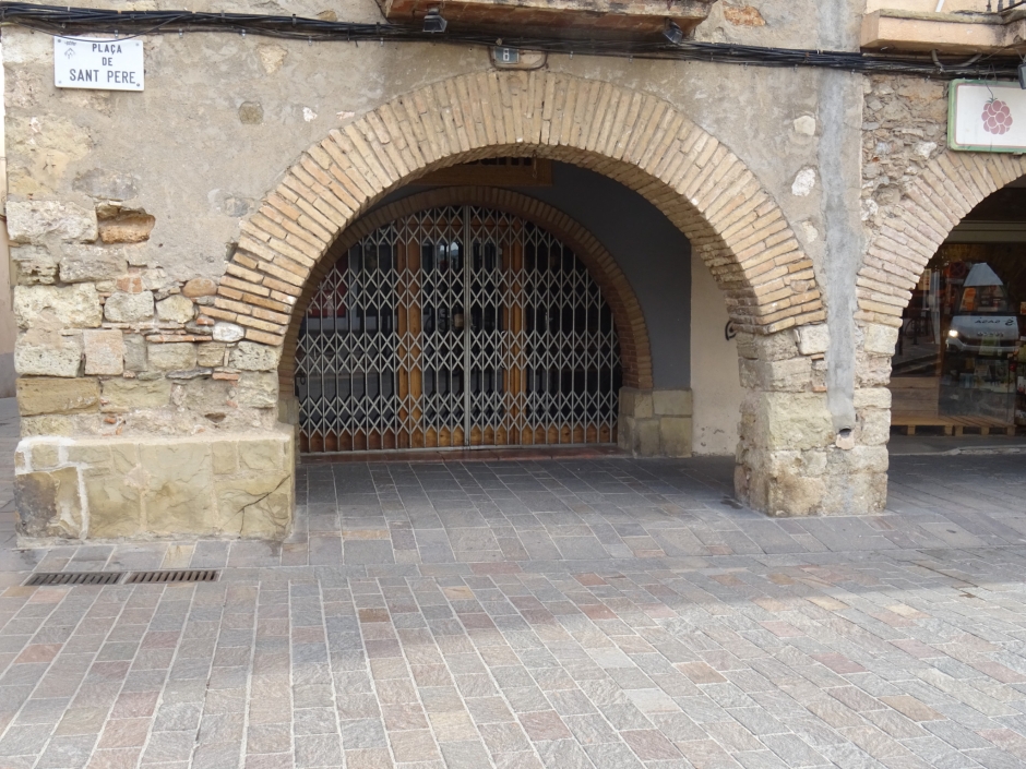 Arcada del porxo de Cal Ros Barber