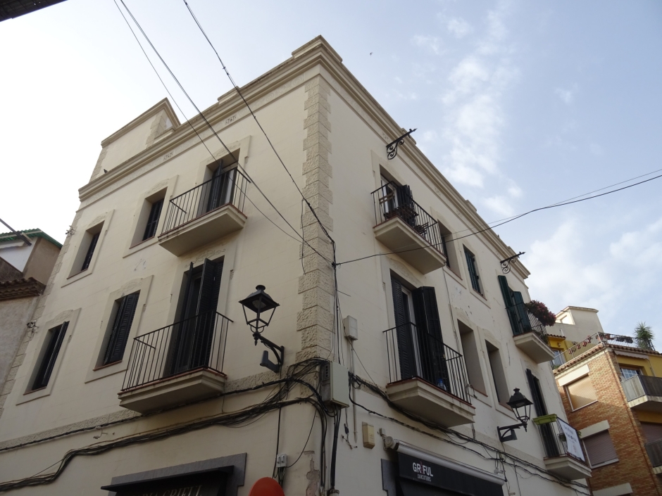 Façana principal de Cal Tupinamba